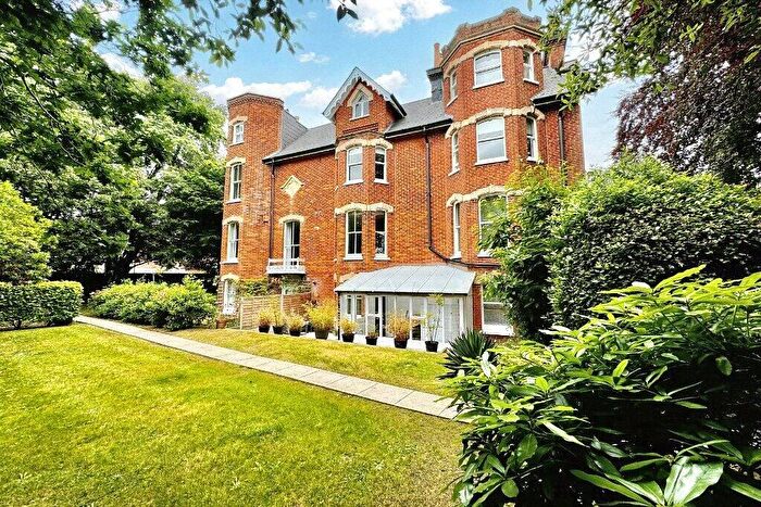 2 Bedroom Apartment To Rent In Durley Chine Road, Bournemouth, Dorset, BH2