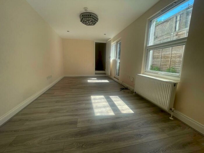 4 Bedroom Terraced House To Rent In Birkbeck Road, Tottenham, N17