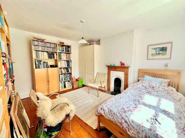 2 Bedroom Cottage For Sale In Myrtle Cottage, Finchdean, PO8
