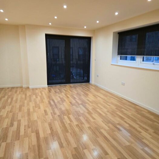 2 Bedroom Flat To Rent In Hitchin Lane, Stanmore, HA7