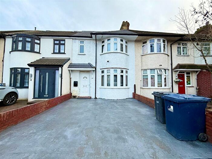 5 Bedroom Terraced House To Rent In Somerset Road, Southall, UB1