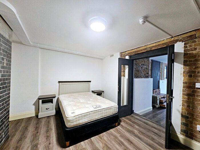 2 Bedroom Flat To Rent In Warspite Road, Woolwich, SE18