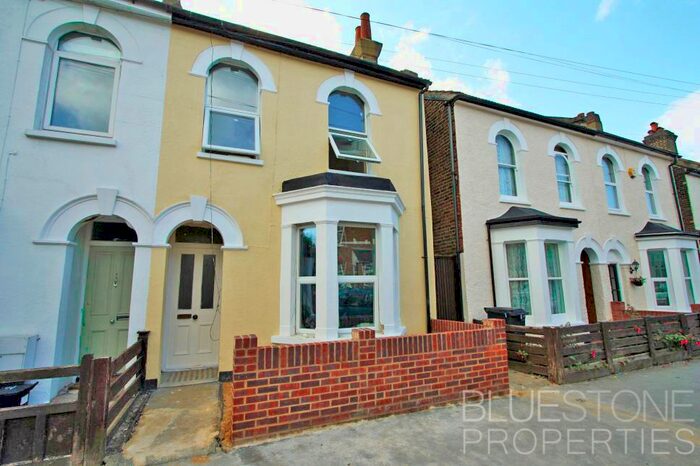 3 Bedroom Semi-Detached House To Rent In Elmers Road, Woodside, Croydon, SE25