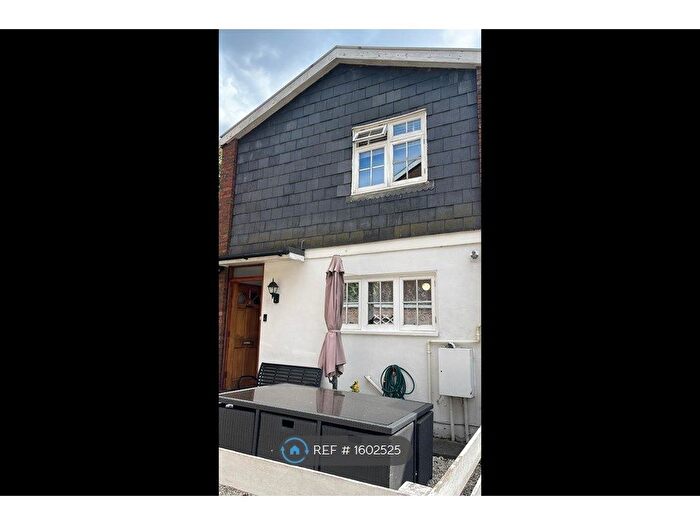 3 Bedroom Detached House To Rent In Southdown Drive, London, SW20