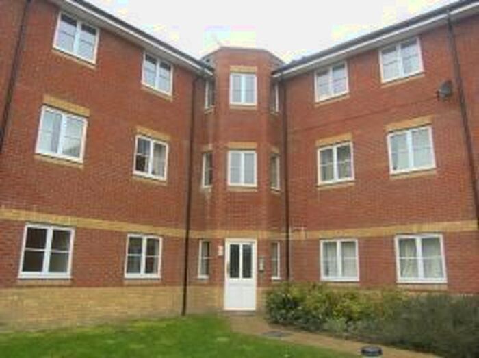 2 Bedroom Flat To Rent In Riverbank Way, Ashford, TN24