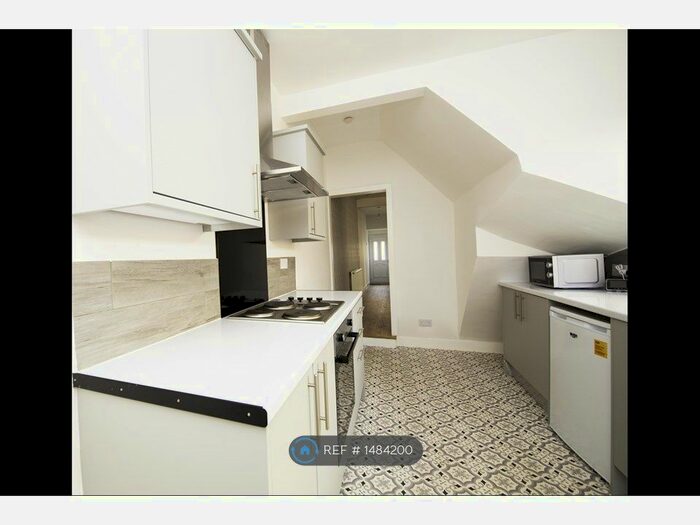 4 Bedroom Terraced House To Rent In Scarsdale Street, Dinnington, Sheffield, S25