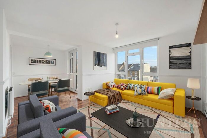 2 Bedroom Flat To Rent In Tredegar Road, London, N11