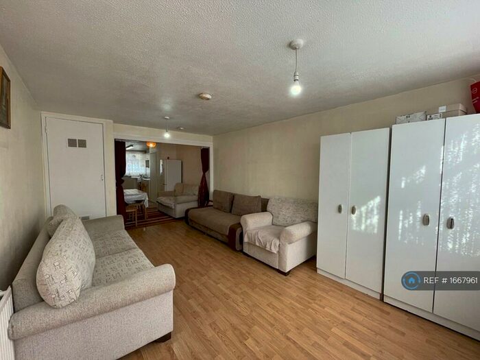 2 Bedroom Terraced House To Rent In Milton Road, London, N15