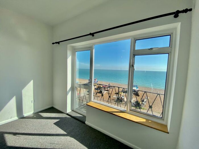 2 Bedroom Apartment To Rent In Flat, St. Pierre Court - Prince Of Wales Terrace Deal, CT14