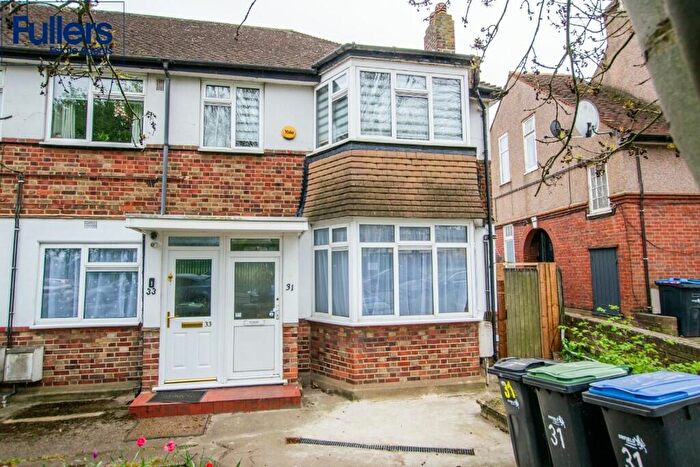 2 Bedroom Flat To Rent In Oakthorpe Road, London, N13