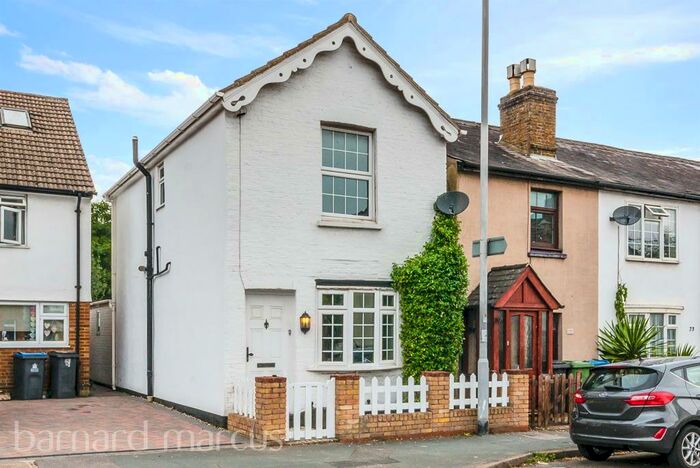 2 Bedroom Cottage To Rent In Red Lion Road, Surbiton, KT6
