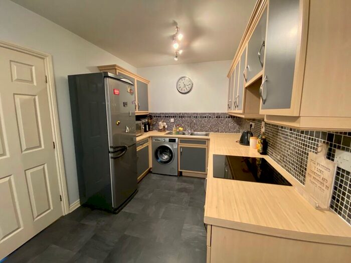 2 Bedroom Apartment To Rent In Williams Park, Benton, NE12