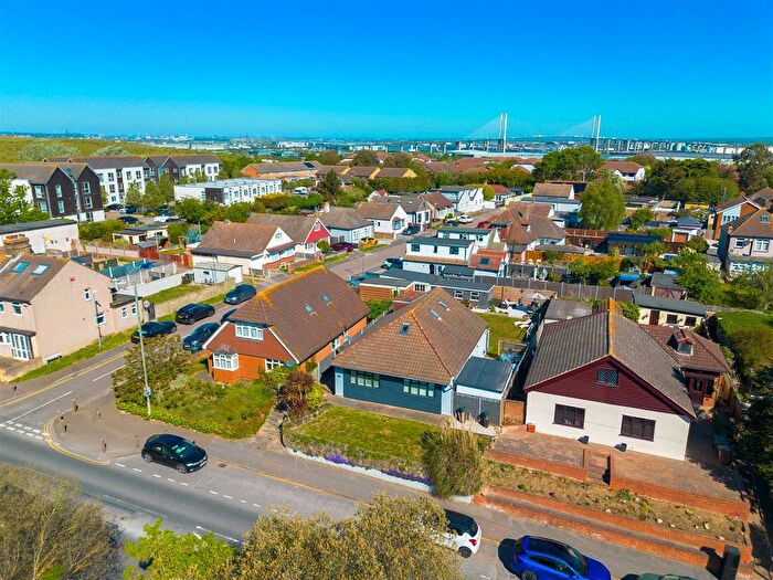 4 Bedroom Detached Bungalow For Sale In London Road, Greenhithe, DA9