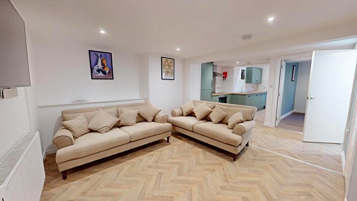 5 Bedroom House To Rent In Wellsway, The Oval, Bath, BA2