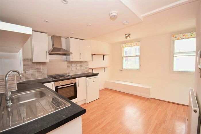 1 Bedroom Flat To Rent In Kew Road, Kew, Richmond, TW9