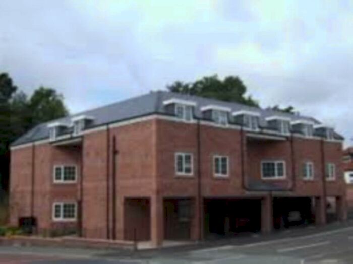 2 Bedroom Flat To Rent In Clarence Street, Stalybridge, SK15