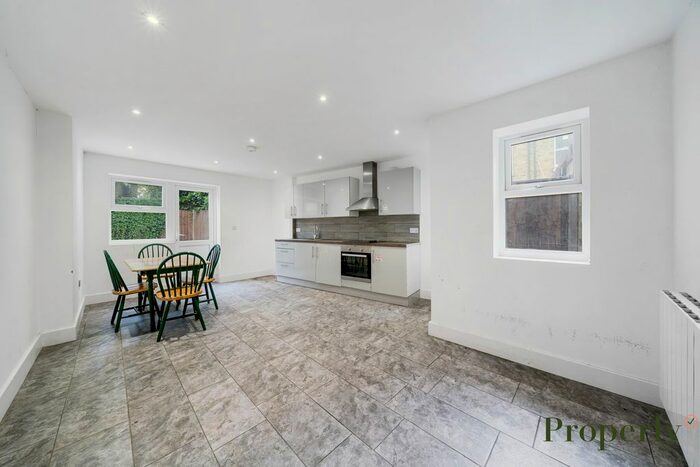 8 Bedroom End Of Terrace House To Rent In La Rose Lane, London, N15