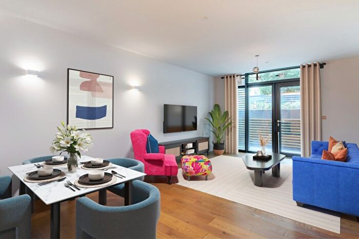 2 Bedroom Flat To Rent In Nightingale Lane, London, SW4