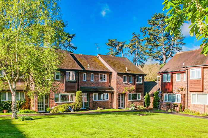 3 Bedroom House For Sale In The Birches, Goring On Thames, RG8