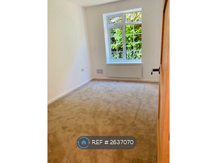 2 Bedroom Flat To Rent In Broadwater Down, Tunbridge Wells, TN2