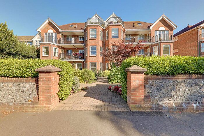 2 Bedroom Flat For Sale In Chatsworth Lodge, St. Botolphs Road, Worthing, BN11