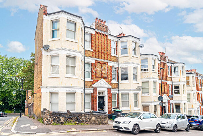 2 Bedroom Flat To Rent In Birkbeck Mansions, Birkbeck Road, London, N8