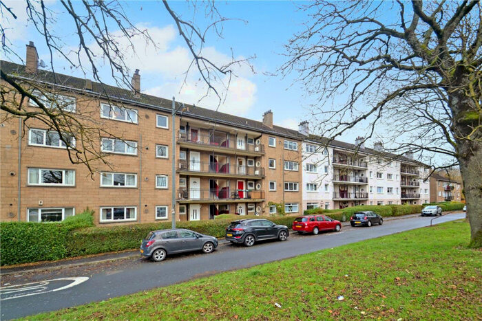 3 Bedroom Flat To Rent In Doonfoot Road, Newlands, Glasgow, G43