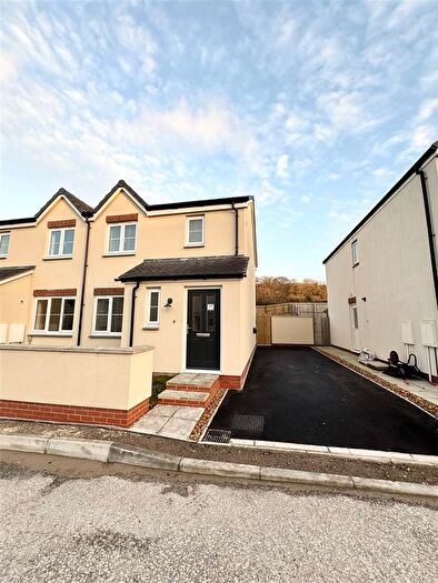 3 Bedroom Semi-Detached House To Rent In Maple Grove, Ivybridge, PL21