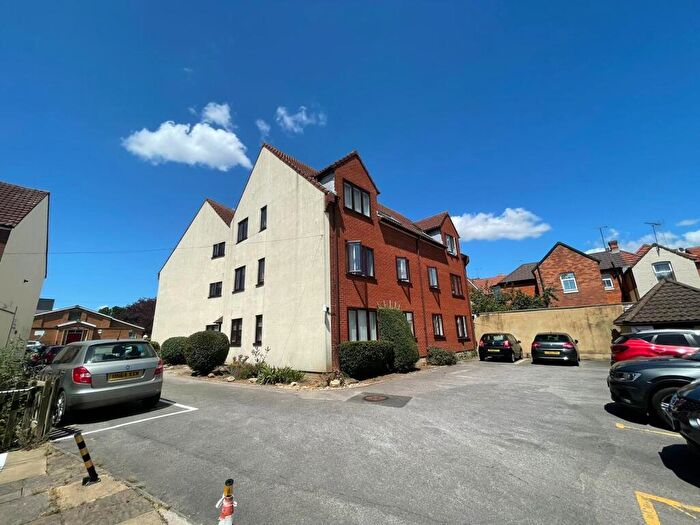 1 Bedroom Flat For Sale In The Avenue, Yeovil, BA21