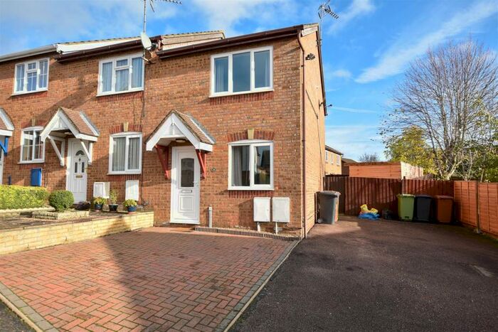 2 Bedroom End Of Terrace House To Rent In Hatfield Close, Wellingborough, NN8