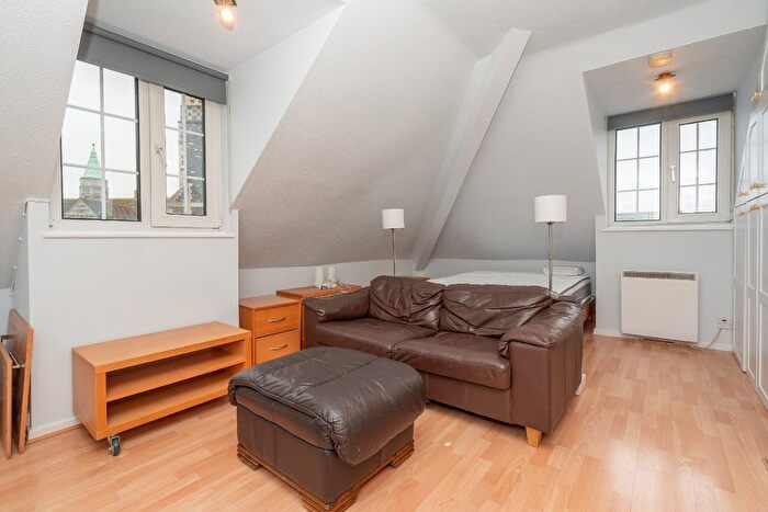 1 Bedroom Flat For Sale In Marlborough Road, Watford, Hertfordshire, WD18