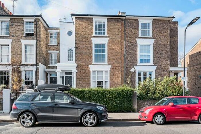 2 Bedroom Maisonette To Rent In Mortimer Road, London, N1