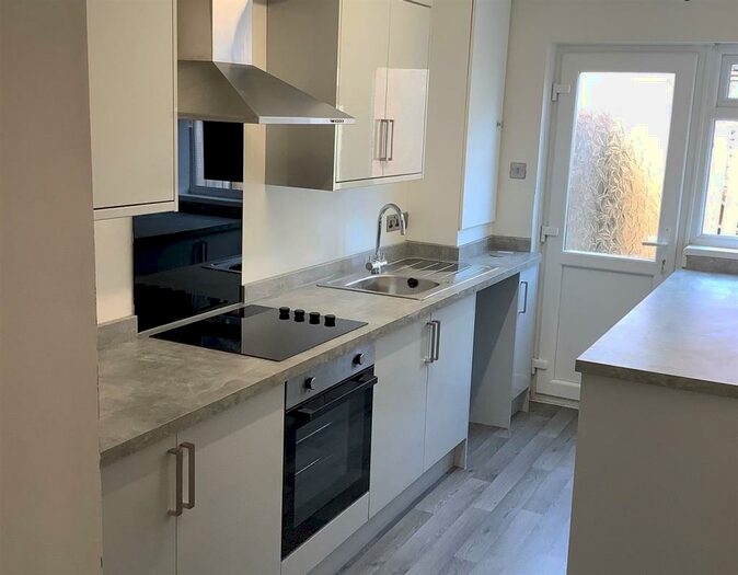 2 Bedroom Terraced House To Rent In Essex Street, Hull, HU4