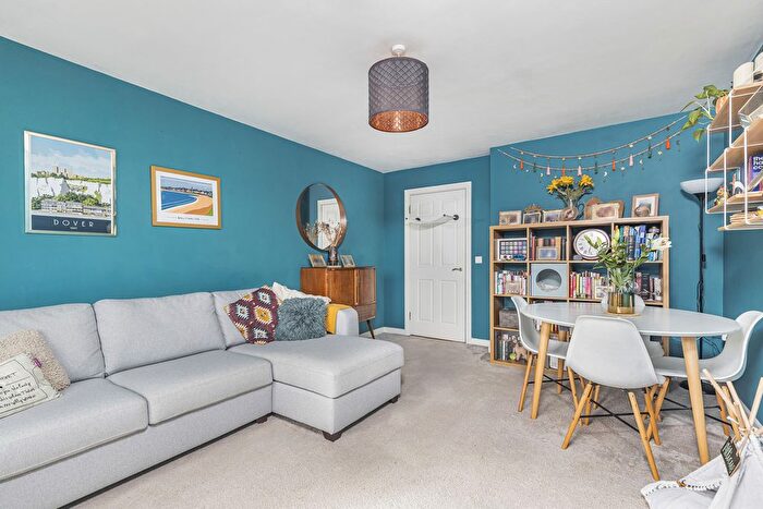 2 Bedroom Flat For Sale In Copers Cope Road, Beckenham, BR3