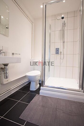 2 Bedroom Flat To Rent In Newington Butts, London, SE11