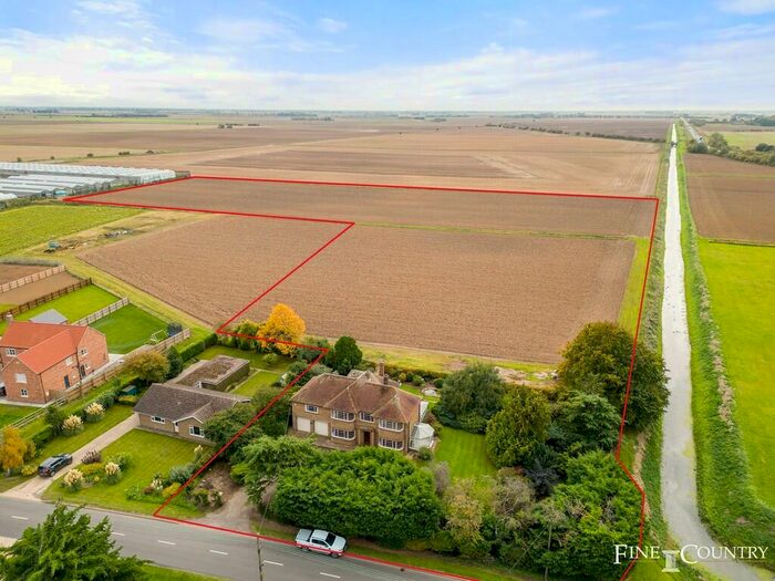 4 Bedroom Detached House For Sale In Moulton Chapel Road, PE12