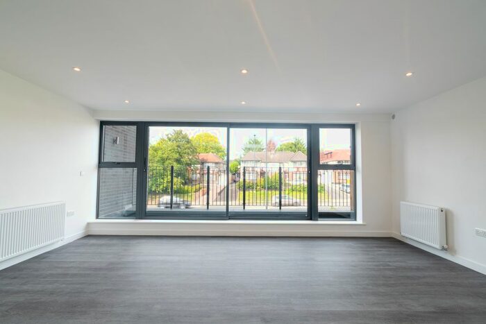 2 Bedroom Flat To Rent In Forty Lane, Wembley, HA9
