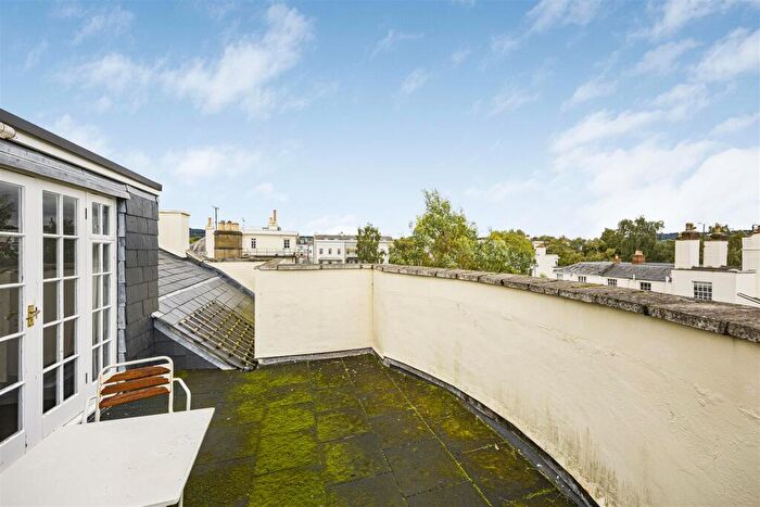 2 Bedroom Apartment For Sale In Wellington Square, Cheltenham, GL50