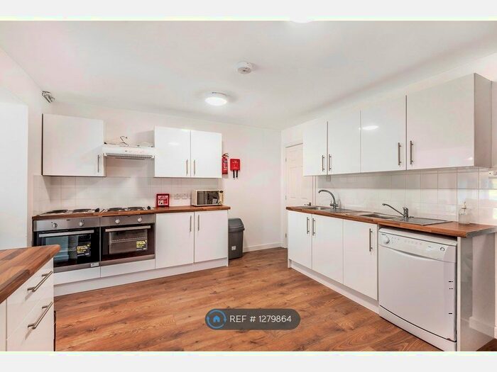 7 Bedroom Semi-Detached House To Rent In Little Platt, Guildford GU2