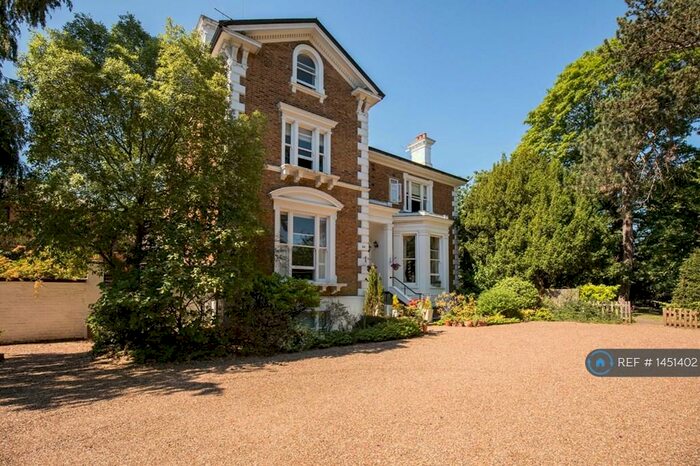 2 Bedroom Flat To Rent In Palace Road, East Molesey, KT8