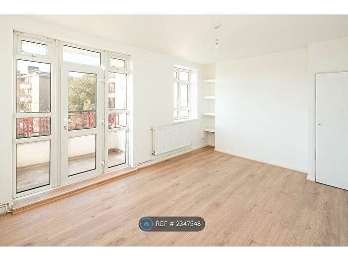 4 Bedroom Flat To Rent In Holderness House, London, SE5