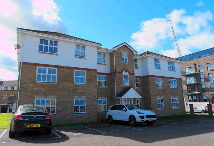 2 Bedroom Flat To Rent In Montana Gardens, Lower Sydenham, London, SE26