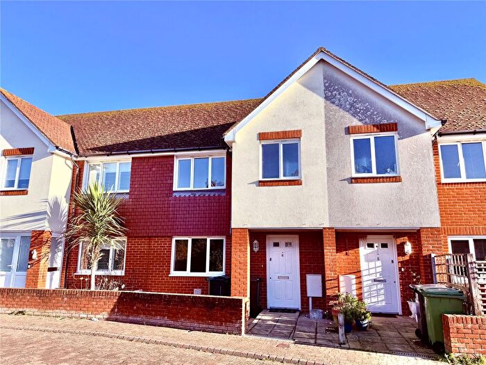 3 Bedroom Semi Detached House For Sale In Fiennes Close, Old Town, Eastbourne, BN21