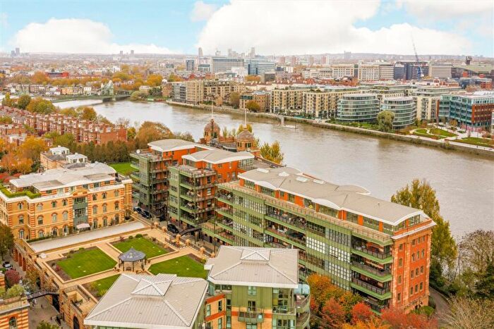2 Bedroom Flat For Sale In William Hunt Mansions, Barnes, SW13