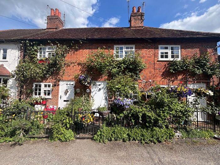 1 Bedroom Cottage For Sale In Berghers Hill, Wooburn Green, HP10