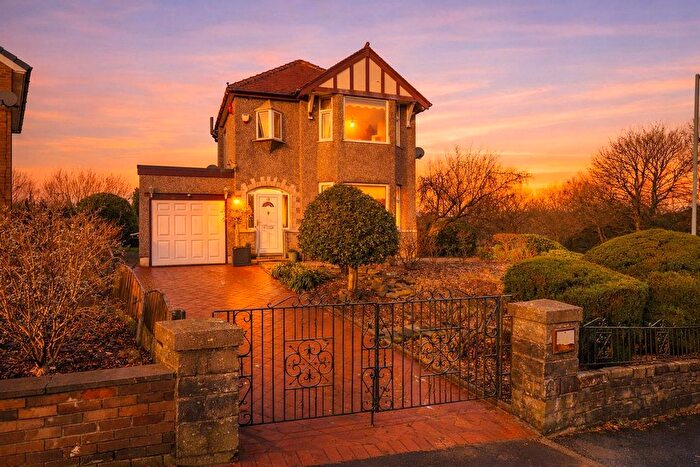 3 Bedroom Detached House For Sale In Royds Avenue, Accrington, Lancashire, BB5