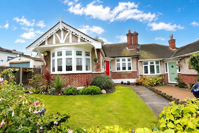 3 Bedroom Semi-Detached Bungalow For Sale In The Crescent, Hadleigh, Essex, SS7