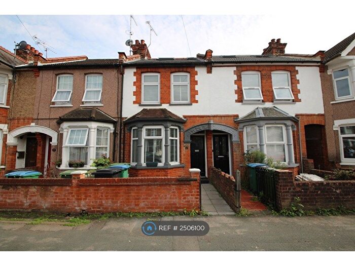 5 Bedroom Terraced House To Rent In Belgrave Avenue, Watford, WD18