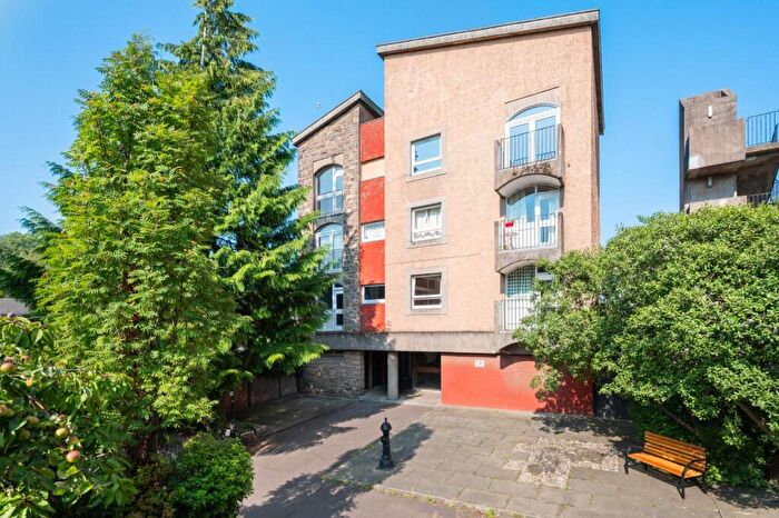 1 Bedroom Flat For Sale In / Browns Close, Canongate, Edinburgh, EH8