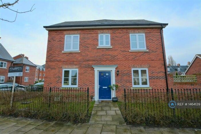 3 Bedroom Semi-Detached House To Rent In Griffin Close, Wimborne, BH21